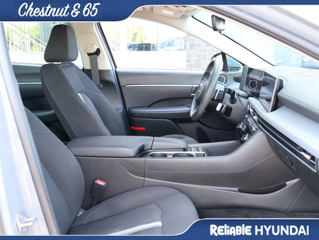 Certified 2025 Hyundai Sonata SEL FWD image 9