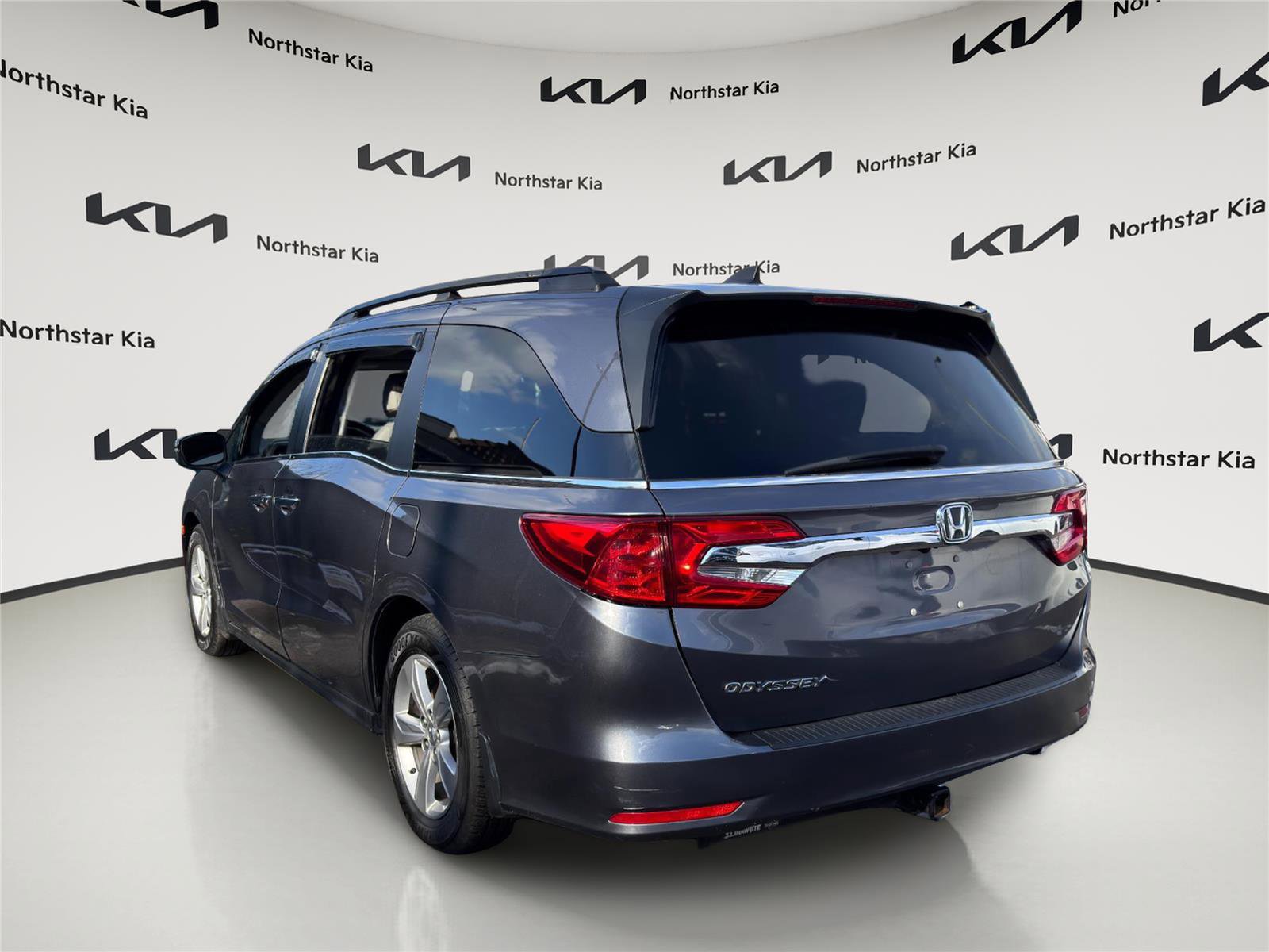 Used 2019 Honda Odyssey EX-L image 2