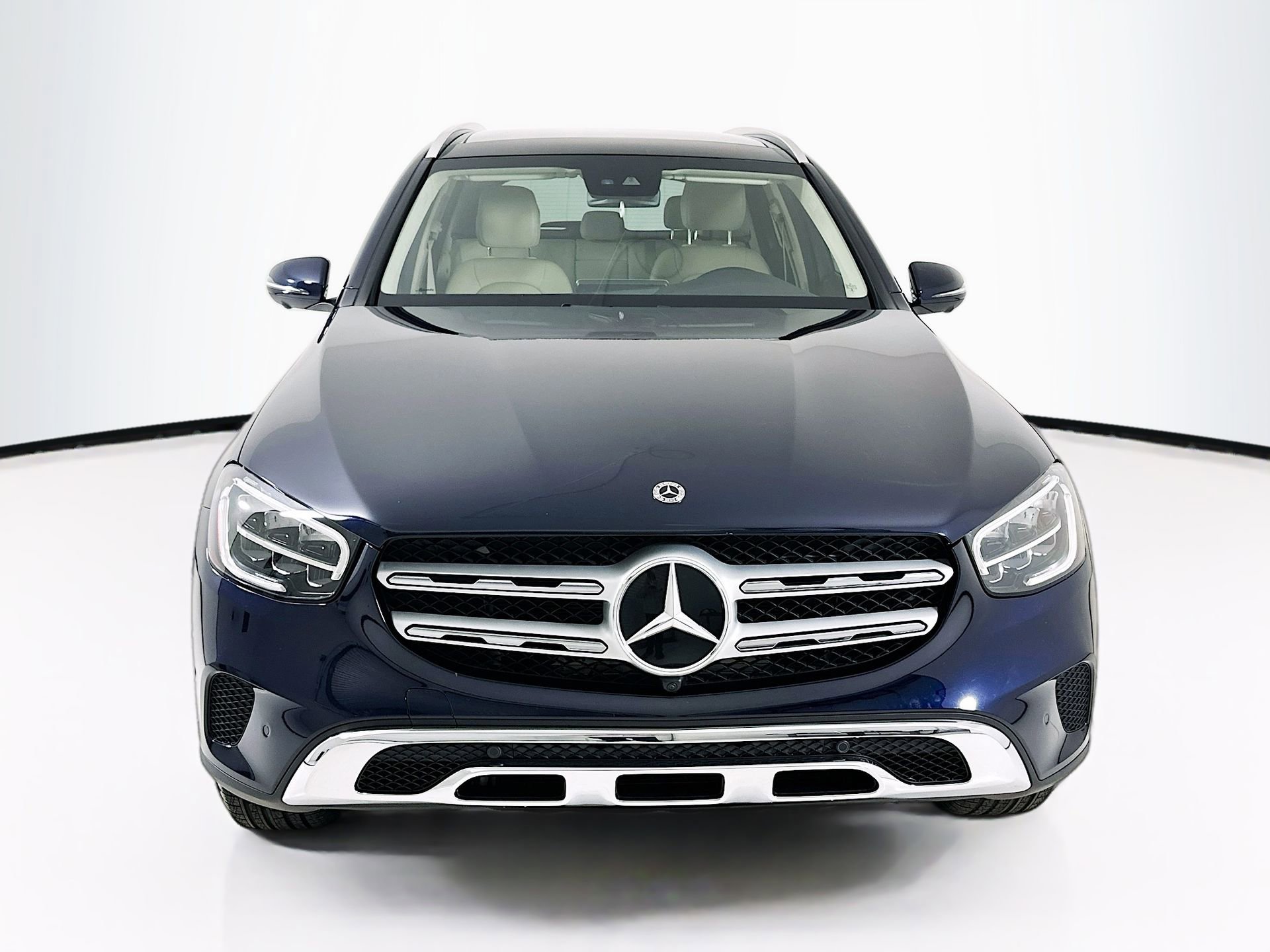 Used 2022 Mercedes-Benz GLC 300 image 2