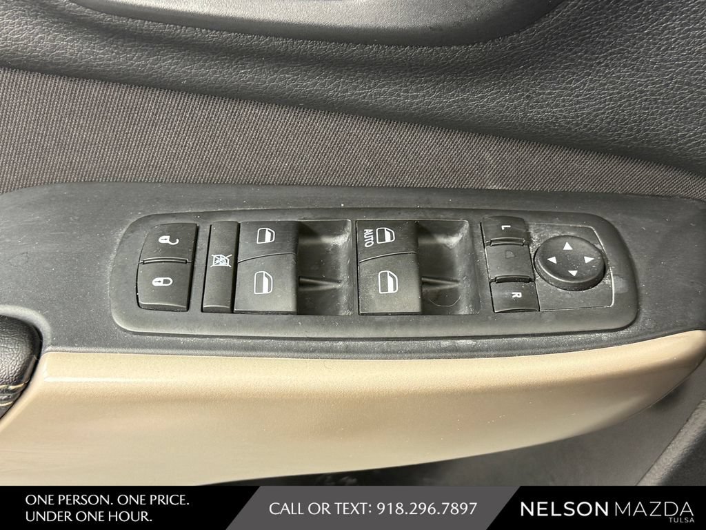 Used 2017 Jeep Cherokee Sport FWD image 18