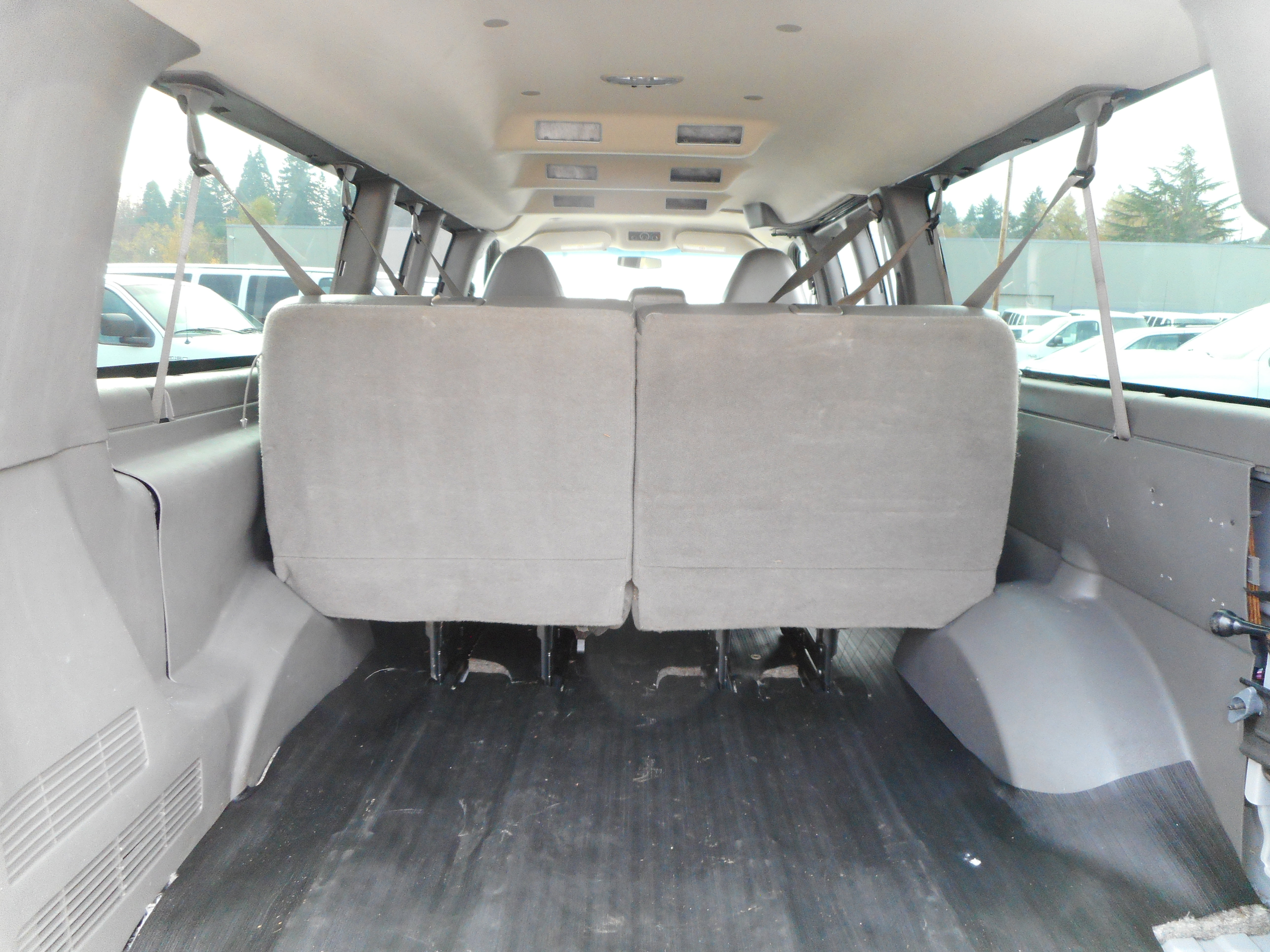 Used 2014 Chevrolet Express 3500 LS image 17