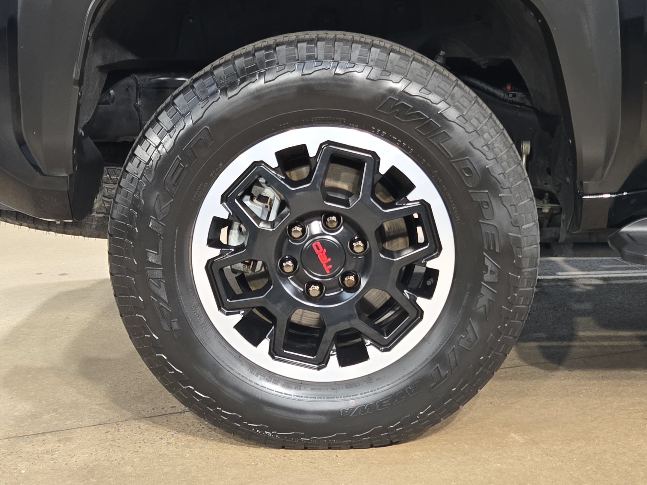 Certified 2025 Toyota 4Runner TRD Off-Road AWD/4WD image 17