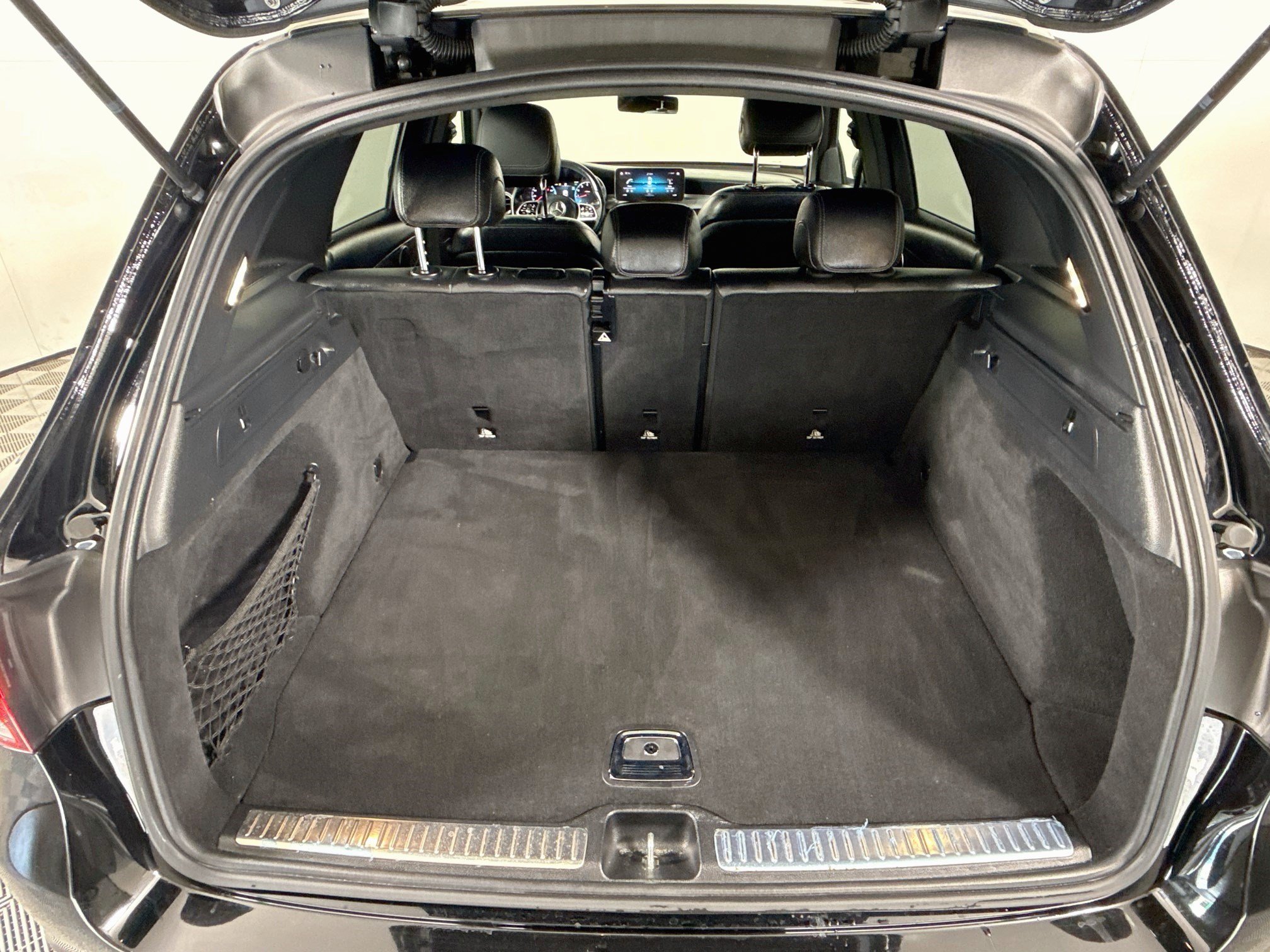 Used 2021 Mercedes-Benz GLC 300 w/ Premium Package image 35