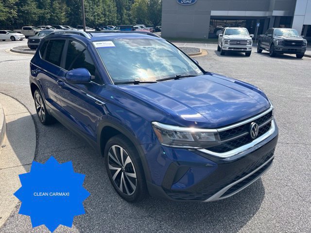 Used 2022 Volkswagen Taos SE FWD image 2