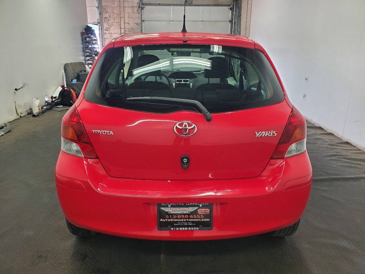 Used 2010 Toyota Yaris 2-Door Hatchback FWD image 6