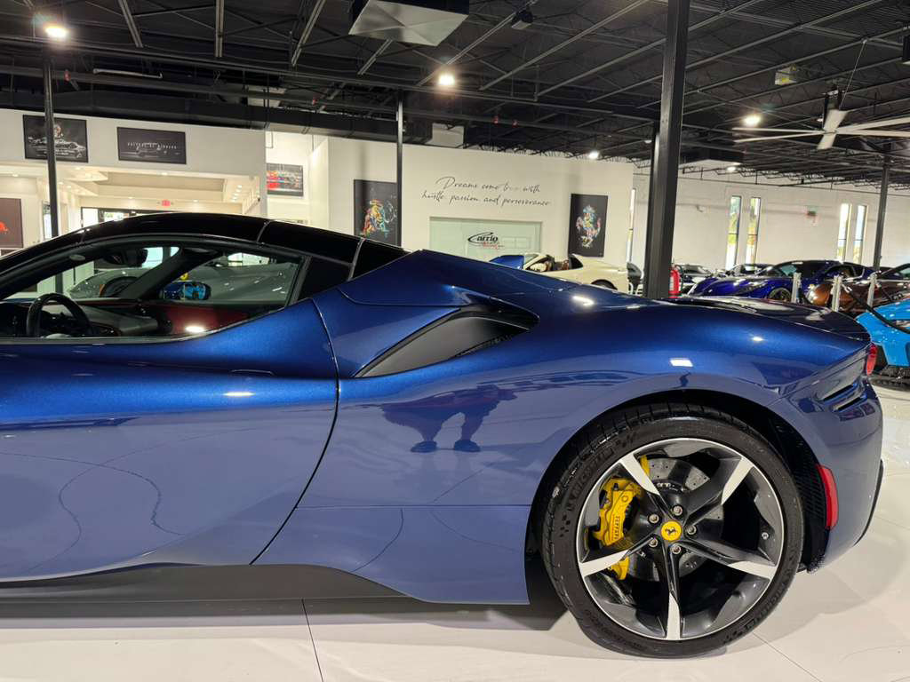 Used 2023 Ferrari SF90 Spider image 49