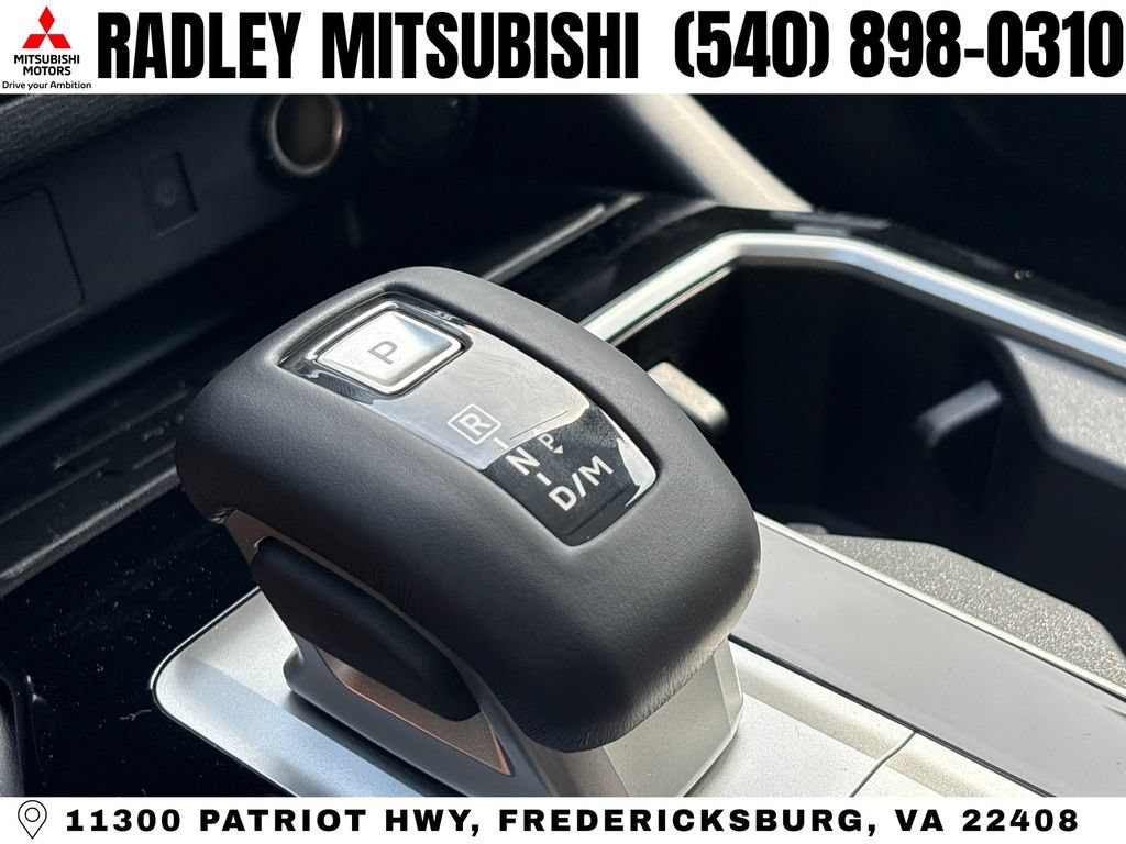 New 2026 Mitsubishi Outlander LE AWD/4WD image 11