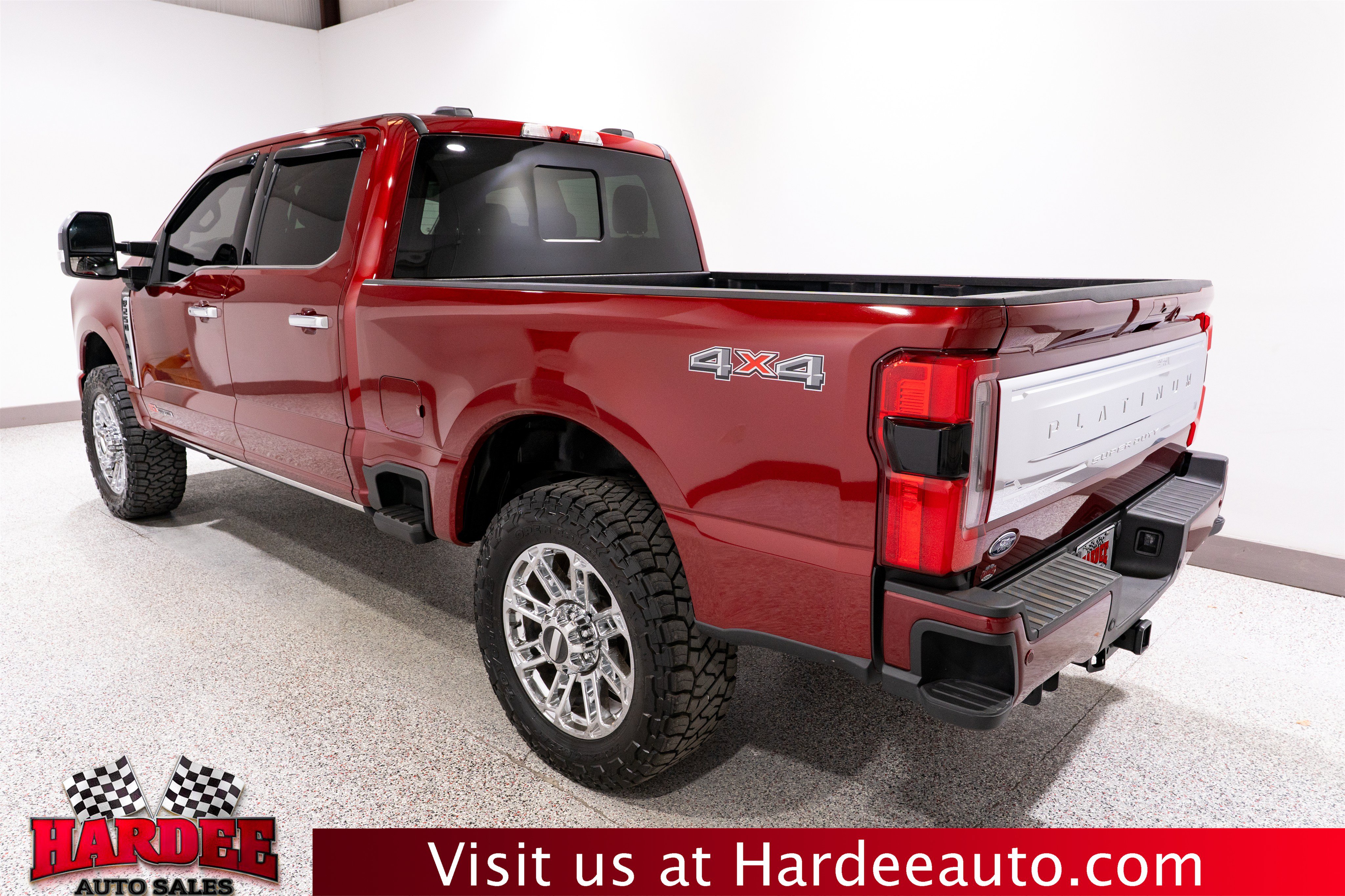 Used 2025 Ford F250 Platinum w/ Platinum Plus Package AWD/4WD image 3