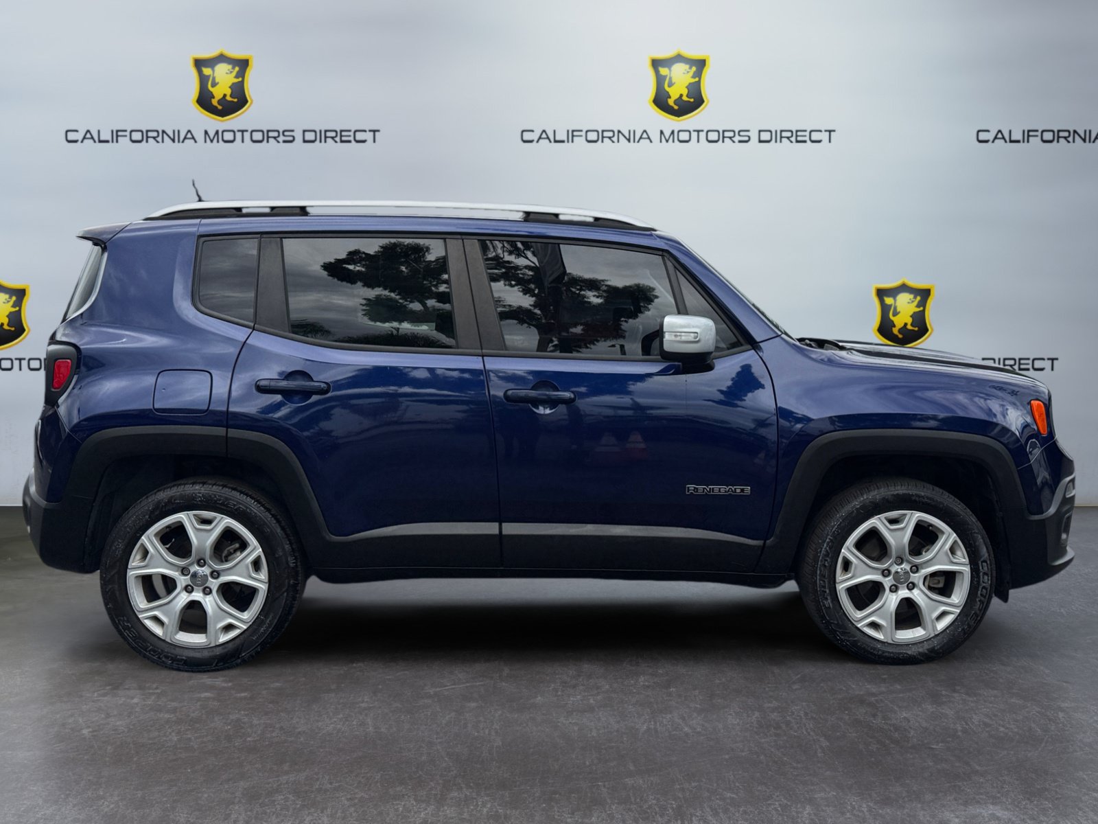 Used 2018 Jeep Renegade Limited AWD/4WD image 6