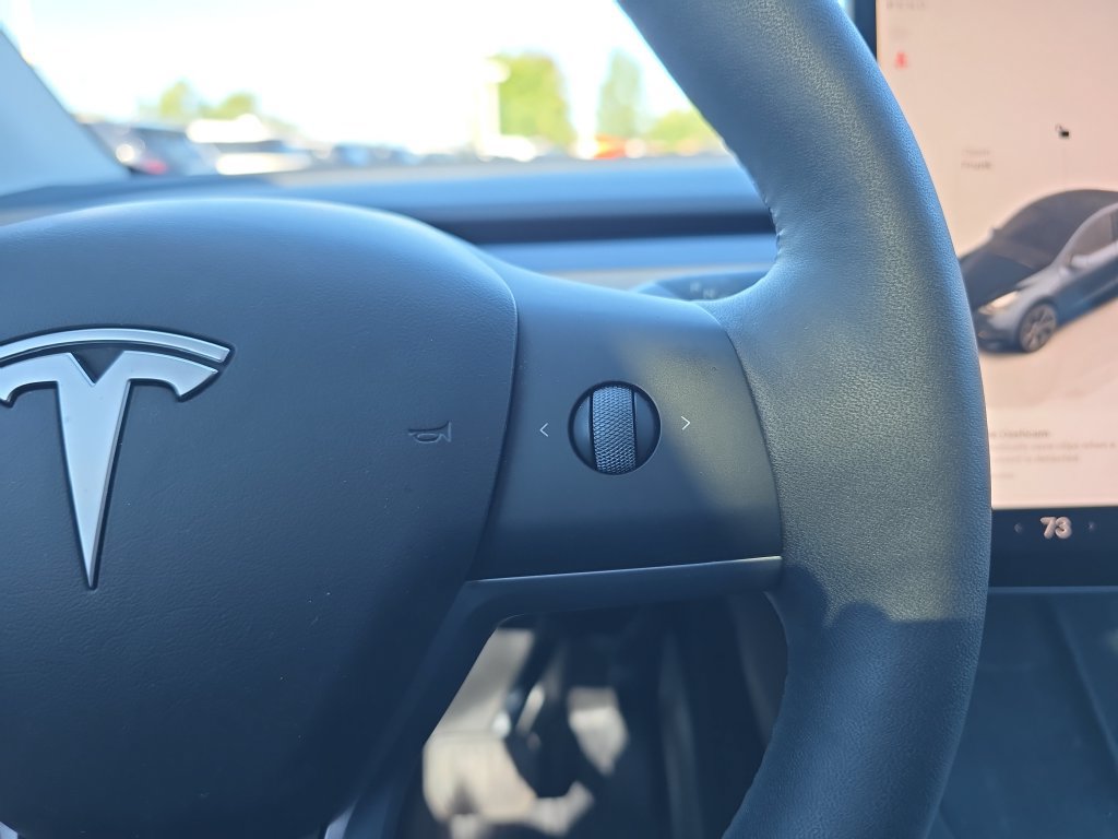 Used 2024 Tesla Model Y Long Range AWD/4WD image 27
