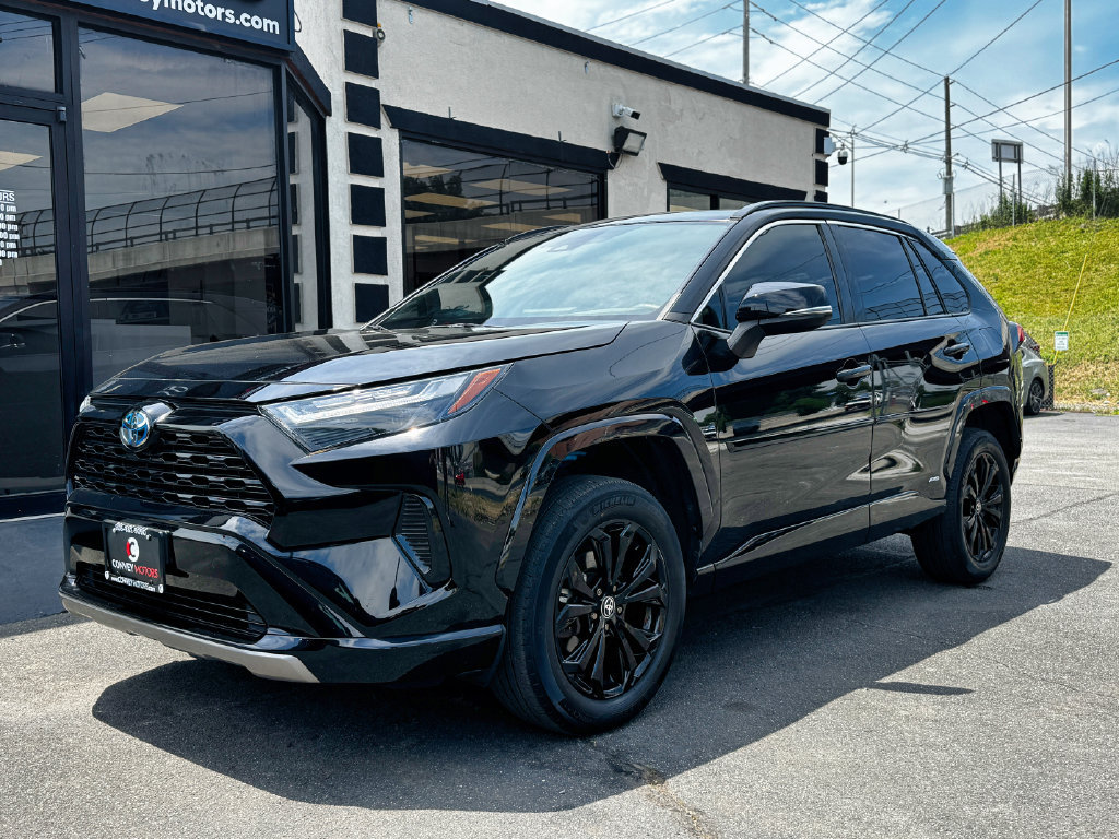 Used 2022 Toyota RAV4 SE w/ Convenience Package AWD/4WD image 2