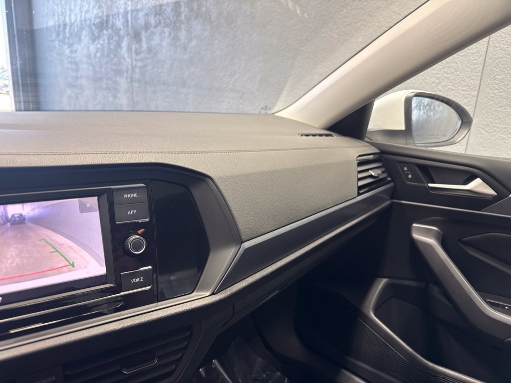 Used 2023 Volkswagen Jetta SE w/ Panoramic Sunroof Package FWD image 29