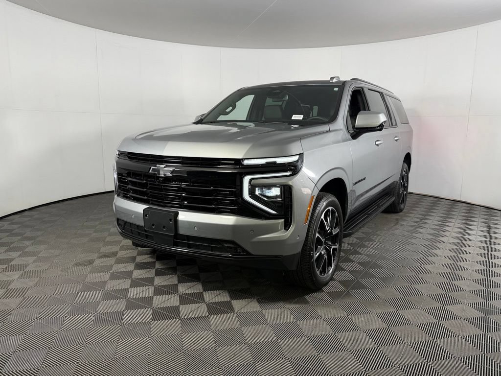 Used 2026 Chevrolet Suburban RST RWD image 3