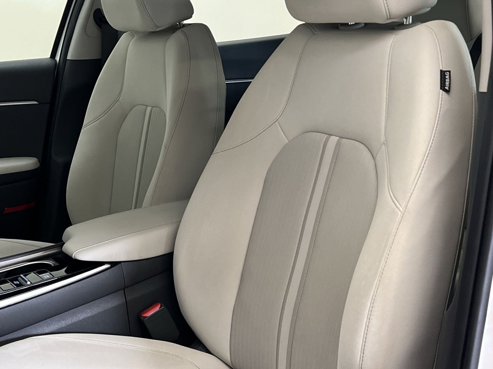 Used 2023 Hyundai Sonata SE w/ Preferred Accessory Package FWD image 38