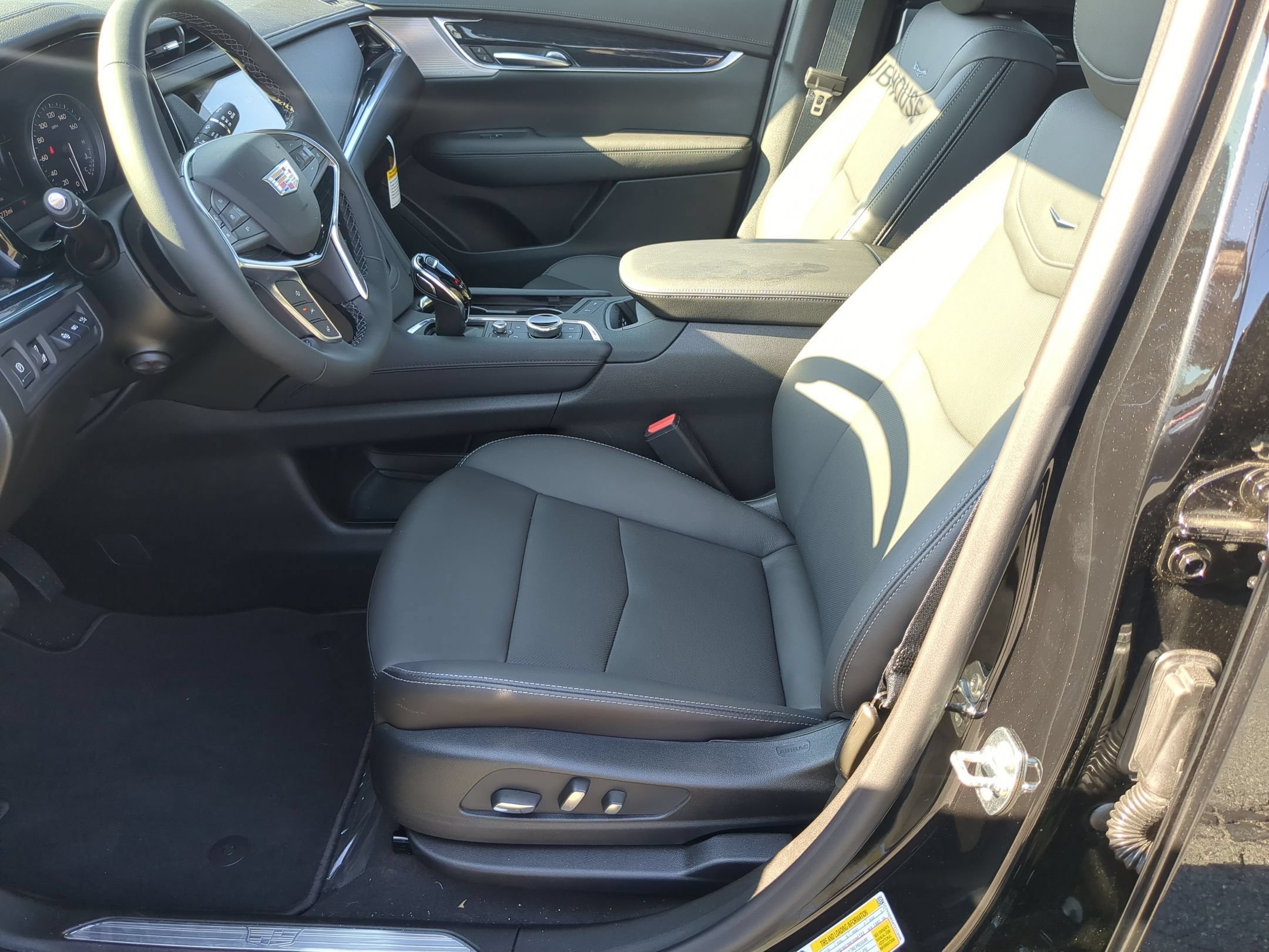 New 2026 Cadillac XT5 Premium Luxury w/ Driver Assist Package AWD/4WD image 15
