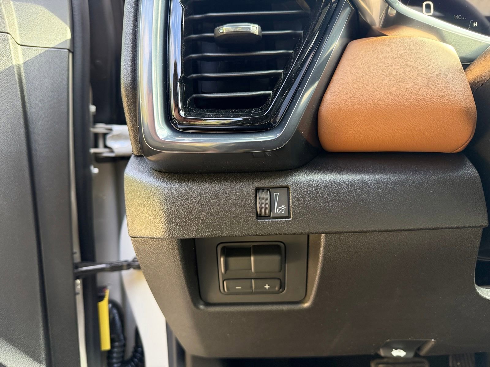New 2026 GMC Canyon AT4 w/ Technology Plus Package AWD/4WD image 12