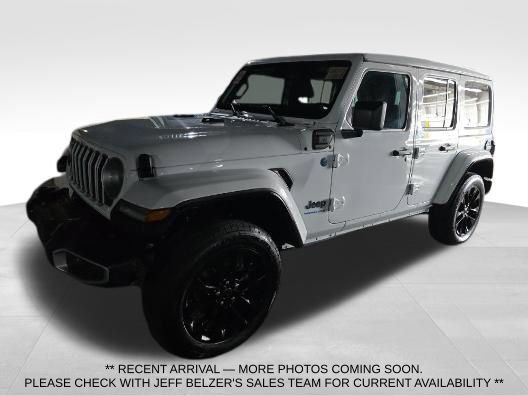 Used 2025 Jeep Wrangler Unlimited Sahara w/ Safety Group image 1