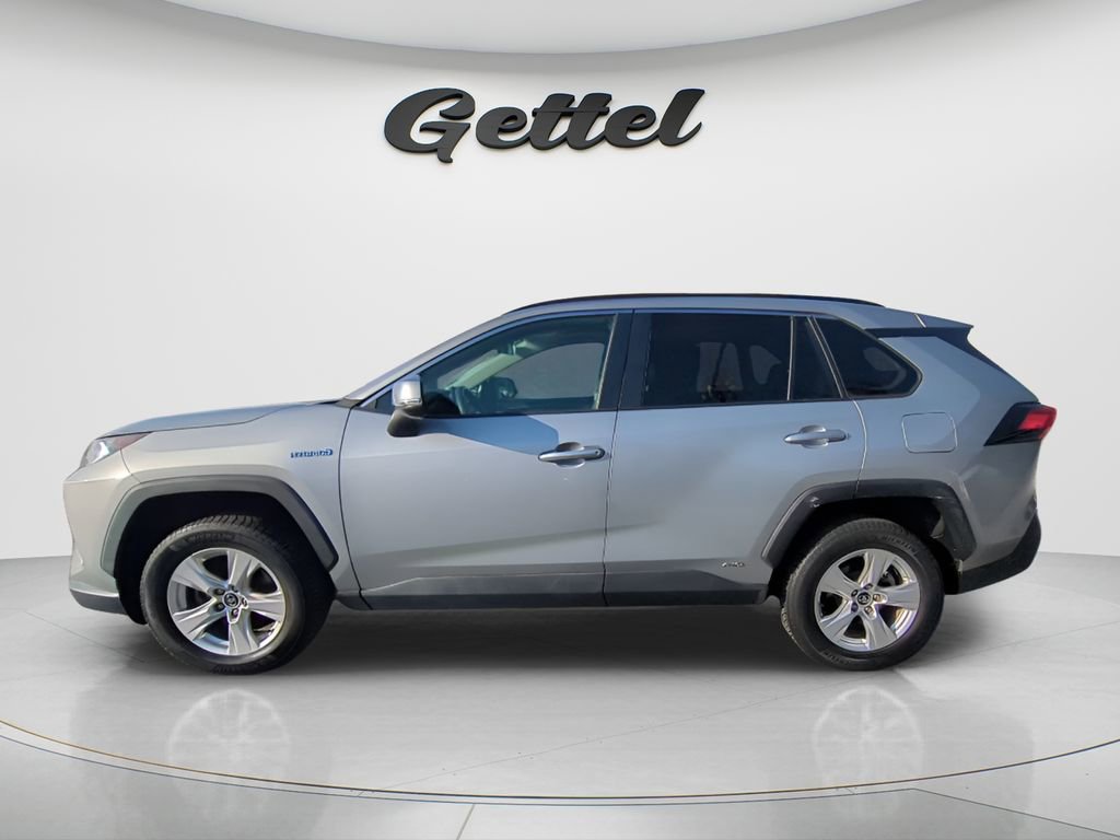 Used 2019 Toyota RAV4 XLE w/ Convenience Package image 2