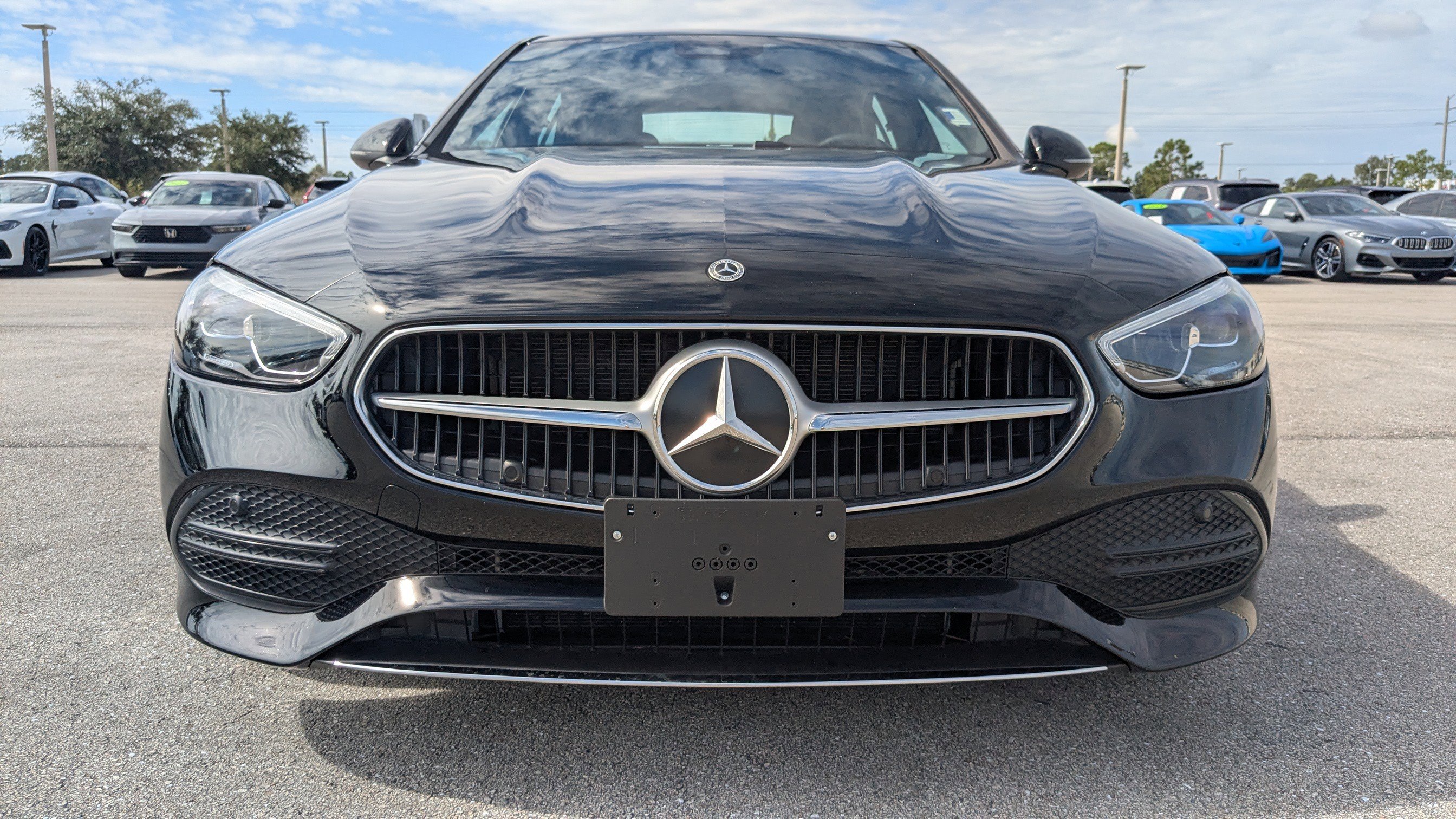 Used 2025 Mercedes-Benz C 300 4MATIC Sedan image 3