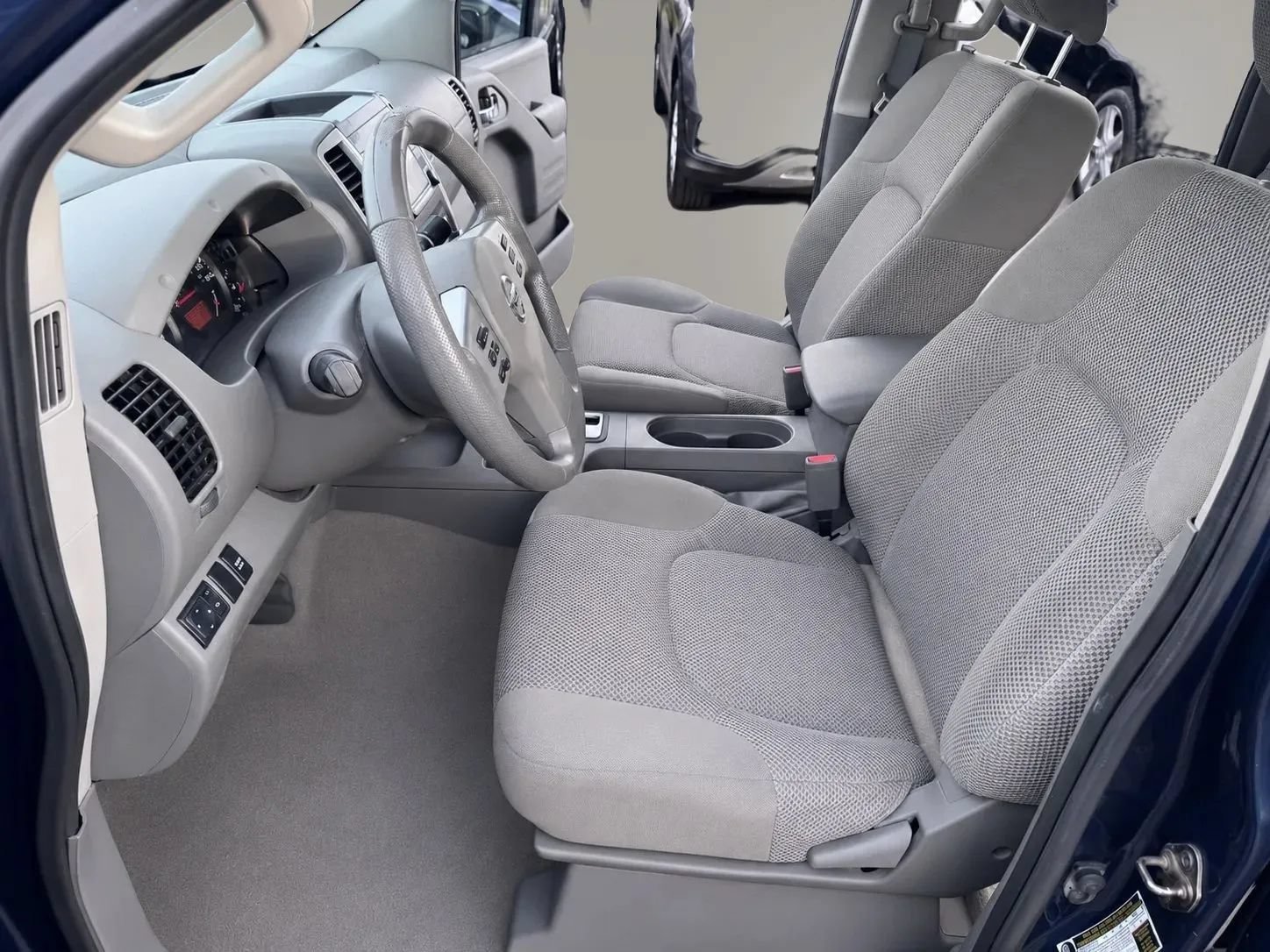 Used 2016 Nissan Frontier SV RWD image 8