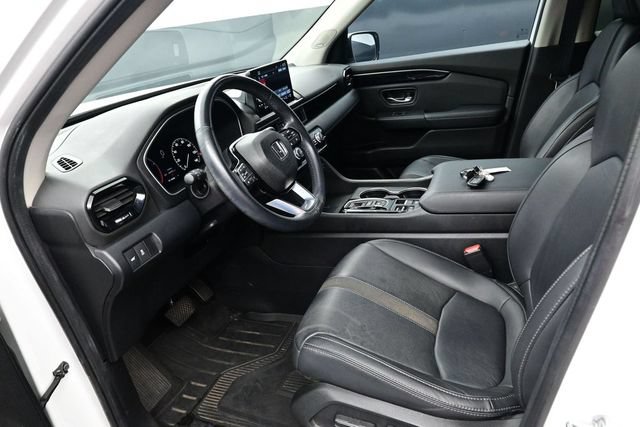 Used 2023 Honda Pilot Touring image 16