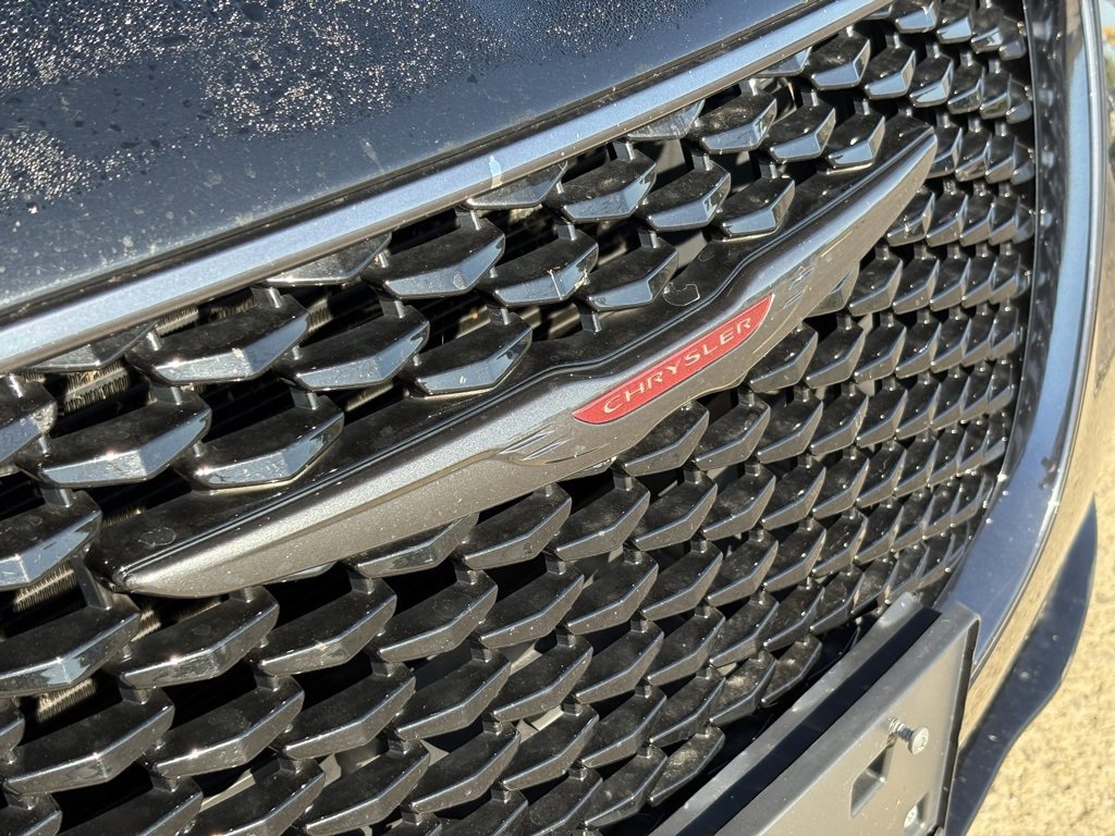 Used 2022 Chrysler 300 S image 9