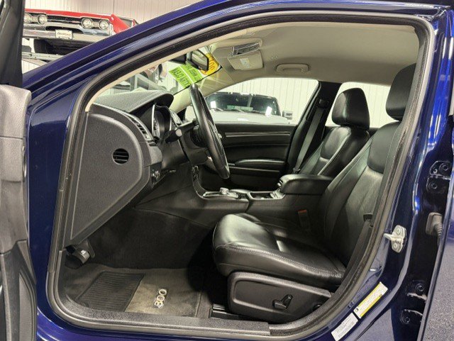 Used 2017 Chrysler 300 Limited w/ Driver Convenience Group AWD/4WD image 11