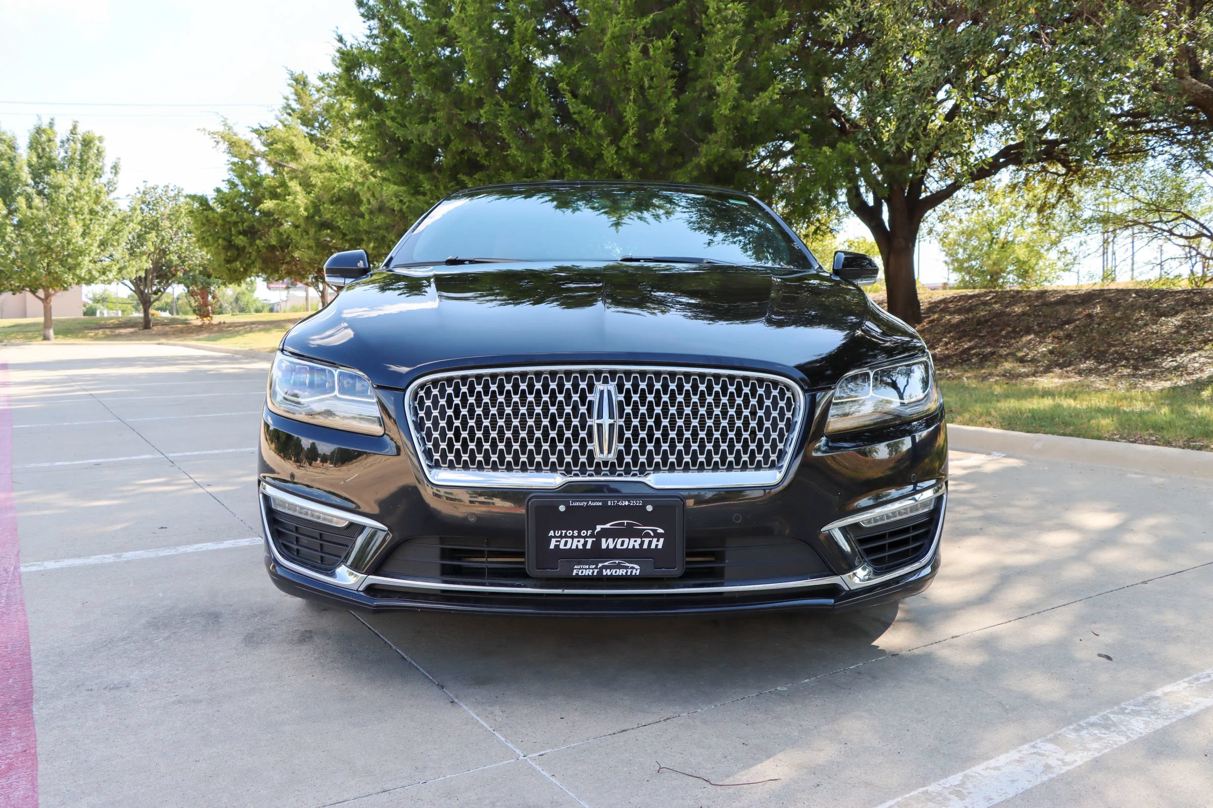 Used 2019 Lincoln MKZ Reserve w/ Luxury Package FWD image 2