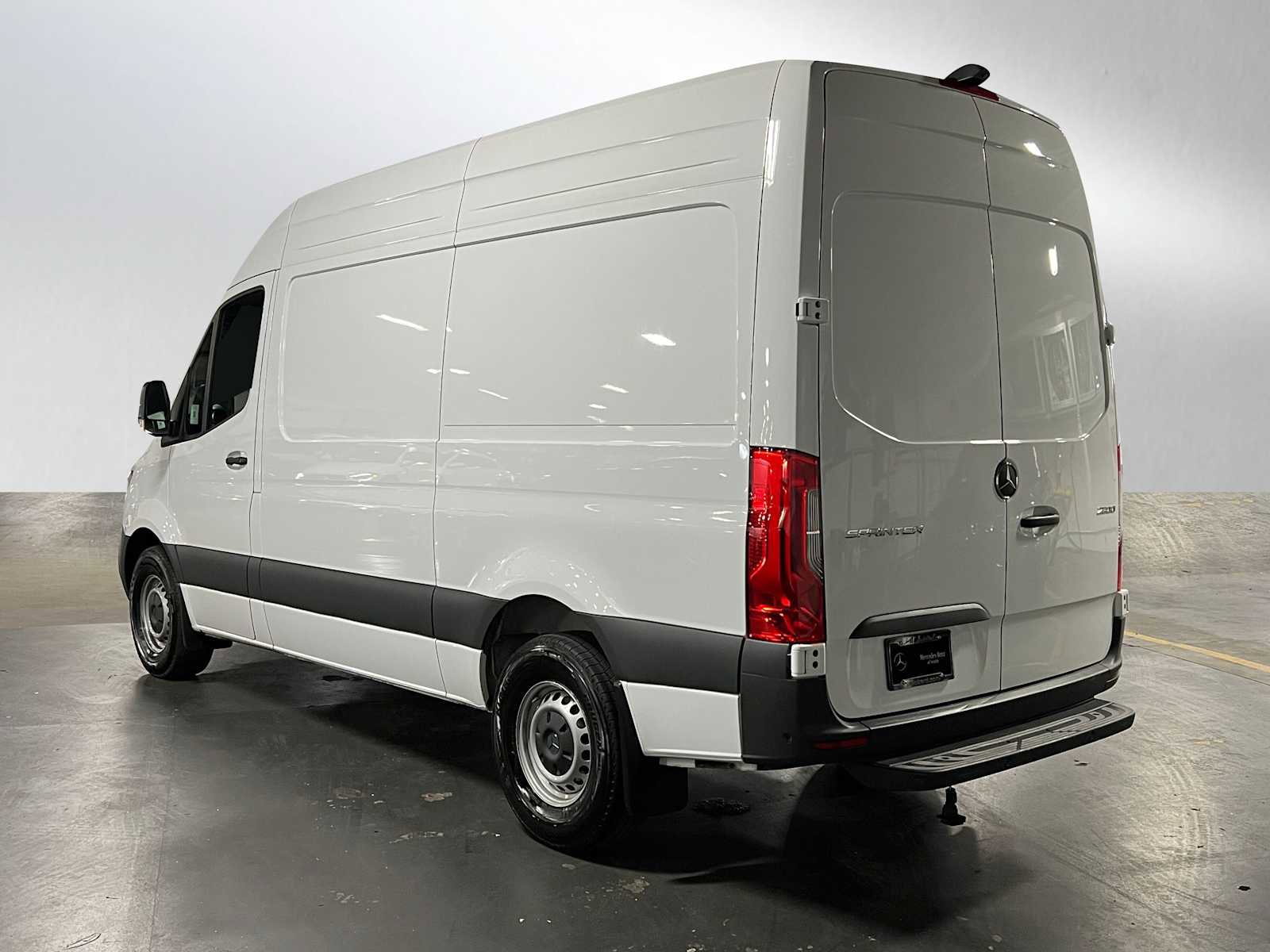 Used 2025 Mercedes-Benz Sprinter 2500 image 5