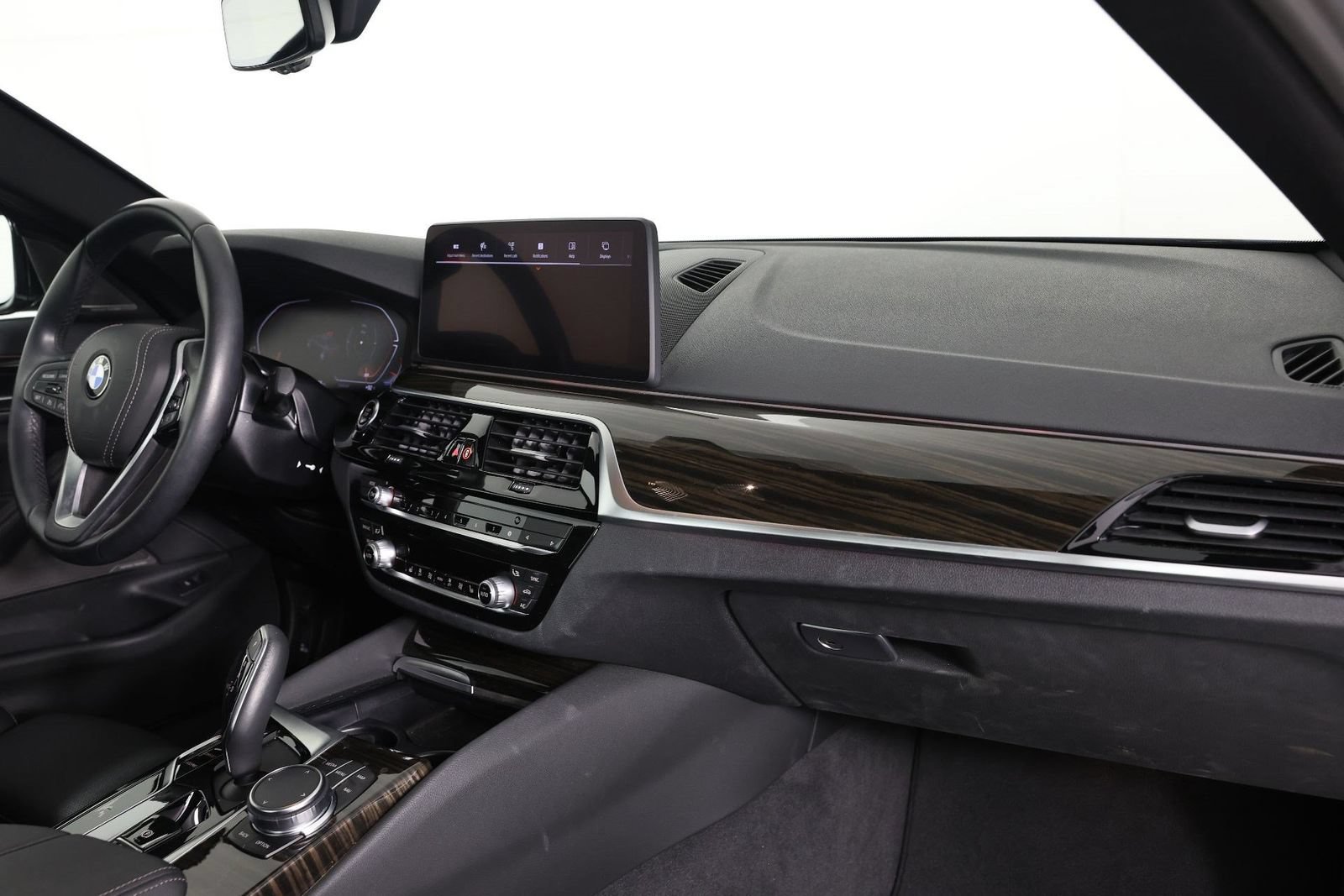 Used 2023 BMW 540i w/ Premium Package RWD image 22