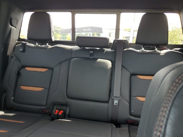Used 2023 GMC Sierra 1500 AT4 w/ AT4 Premium Package AWD/4WD image 11