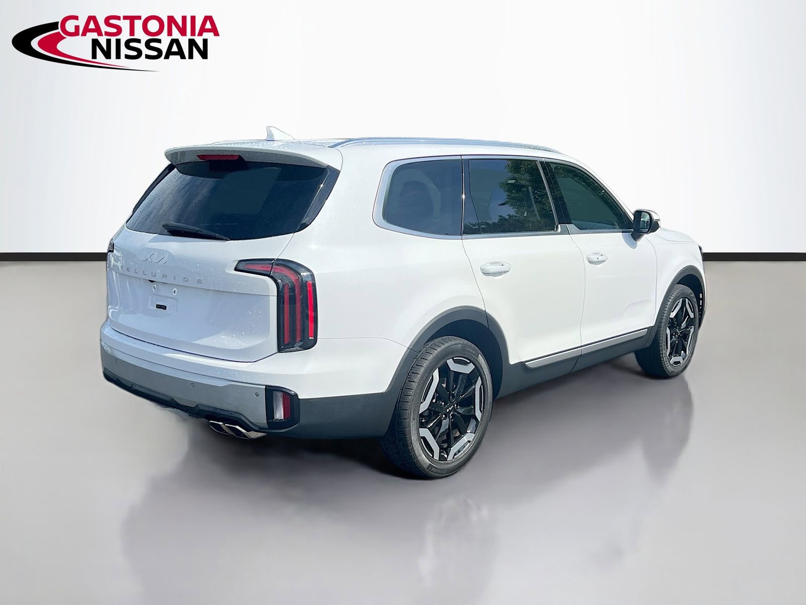 Used 2023 Kia Telluride EX w/ EX Captain's Chair Package image 9