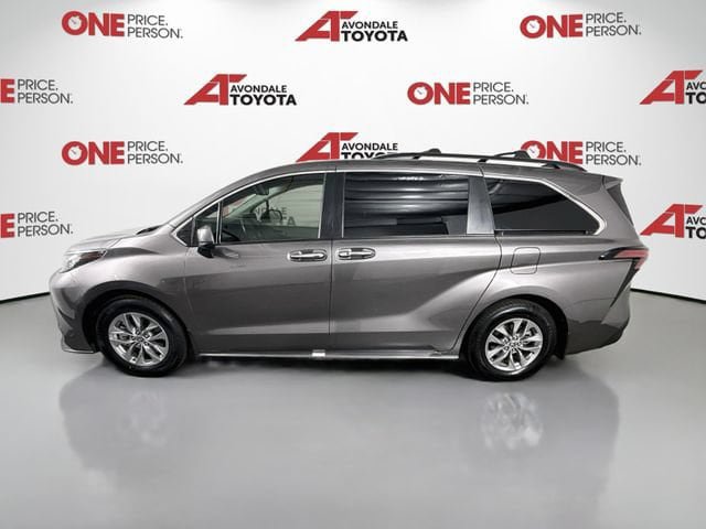Certified 2022 Toyota Sienna XLE FWD image 5