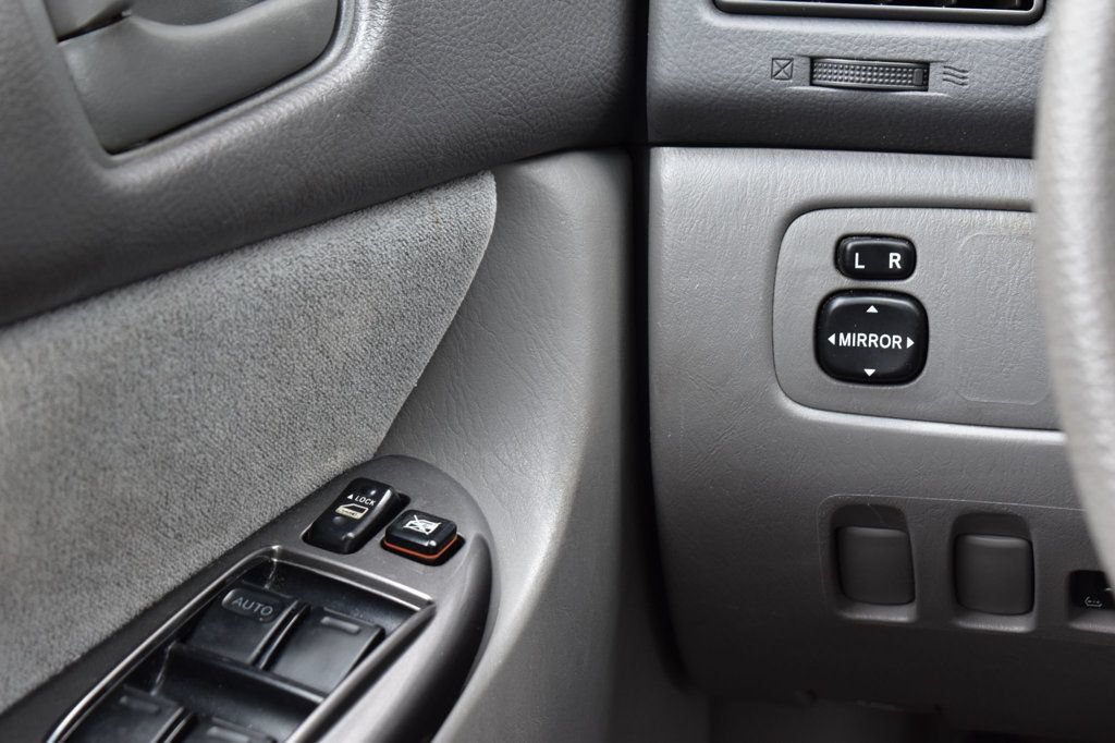Used 2010 Toyota Sienna CE FWD image 30
