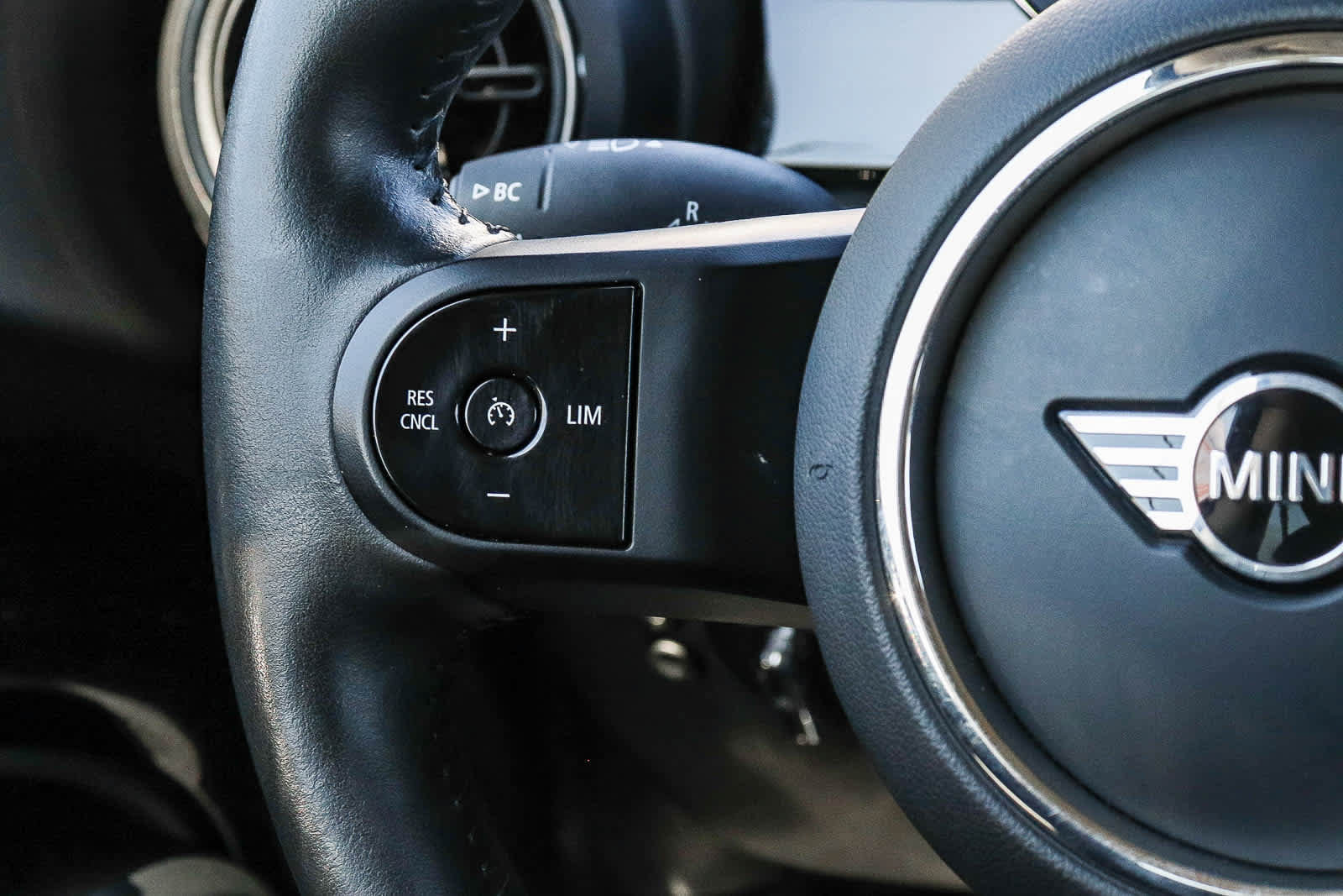 Used 2024 MINI Cooper SE FWD image 23