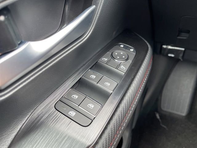 New 2025 Nissan Kicks SR image 32