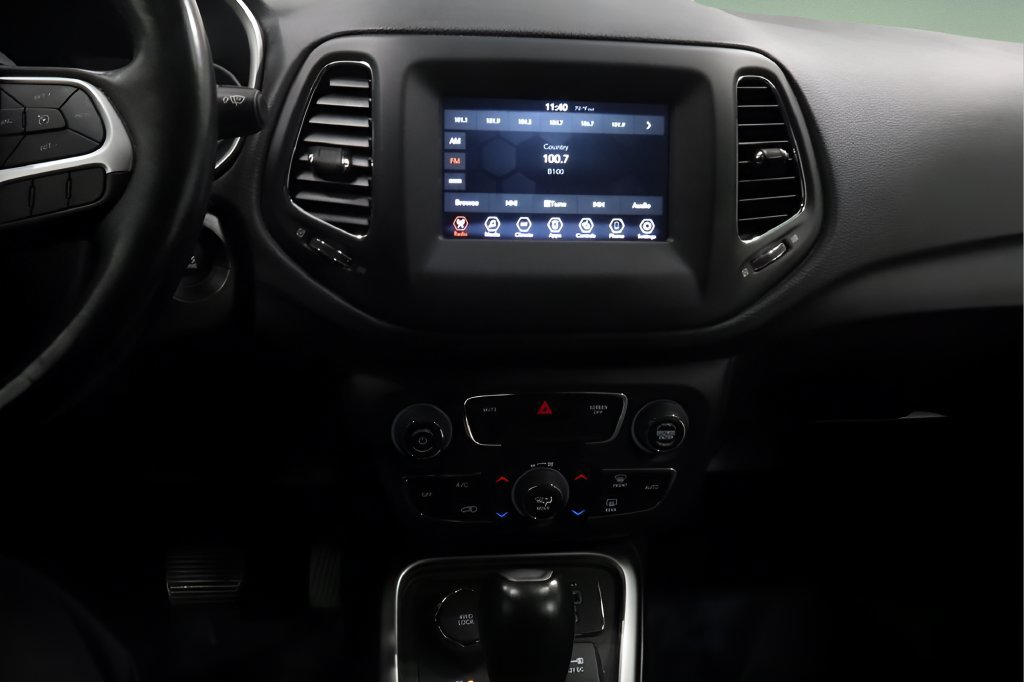 Certified 2020 Jeep Compass Latitude w/ Cold Weather Group AWD/4WD image 20