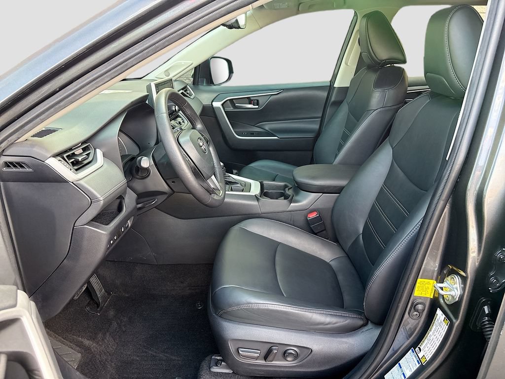 Used 2021 Toyota RAV4 XLE Premium AWD/4WD image 19