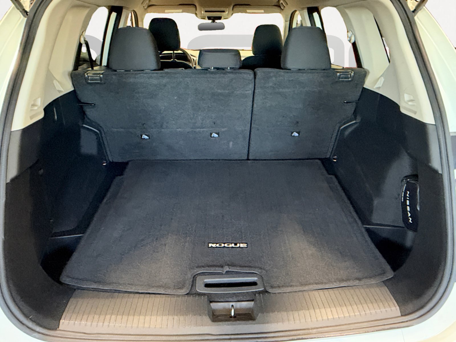 Used 2024 Nissan Rogue S FWD image 13