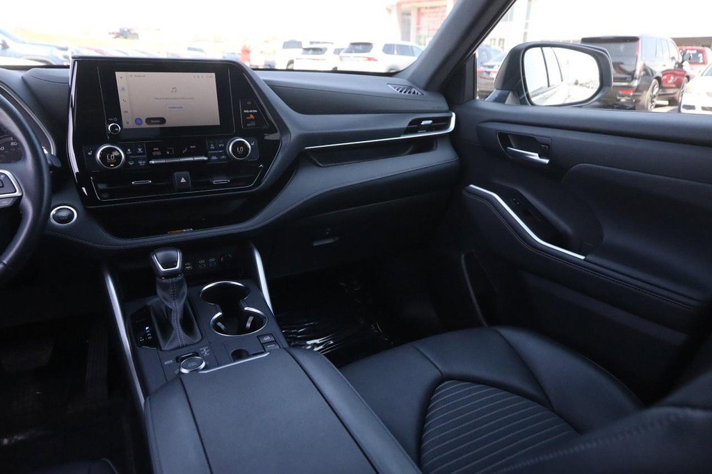 Certified 2024 Toyota Highlander XSE image 27