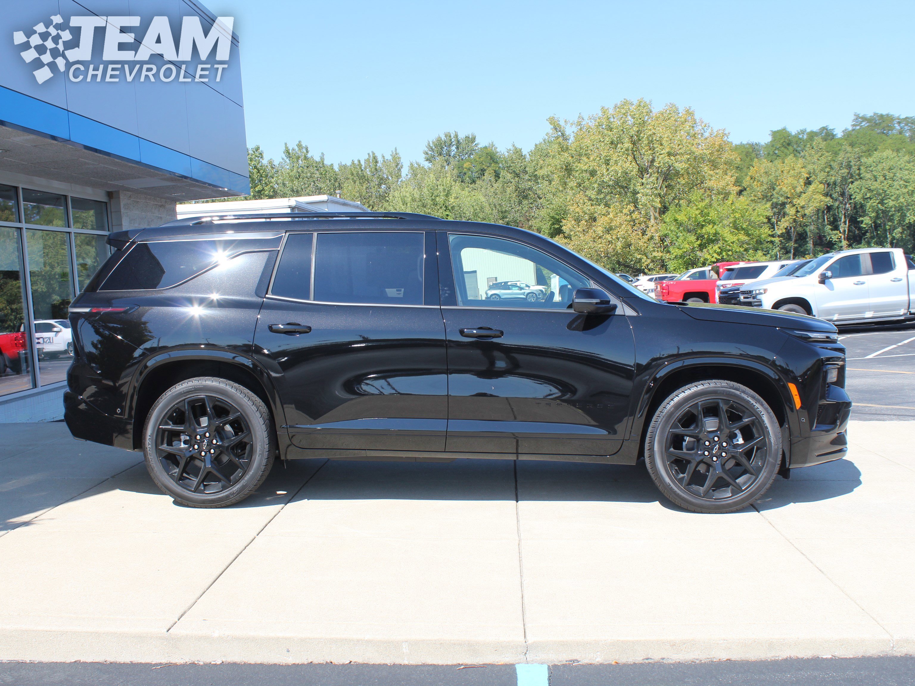 New 2026 Chevrolet Traverse RS w/ LPO, Floor Liner Package image 3