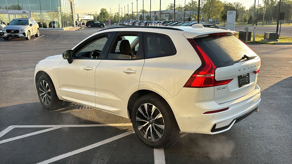 Certified 2025 Volvo XC60 B5 Plus AWD/4WD image 4