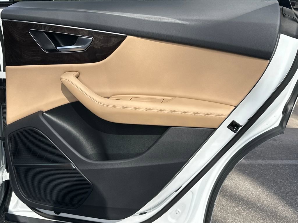 Used 2023 Audi Q8 Premium Plus image 35