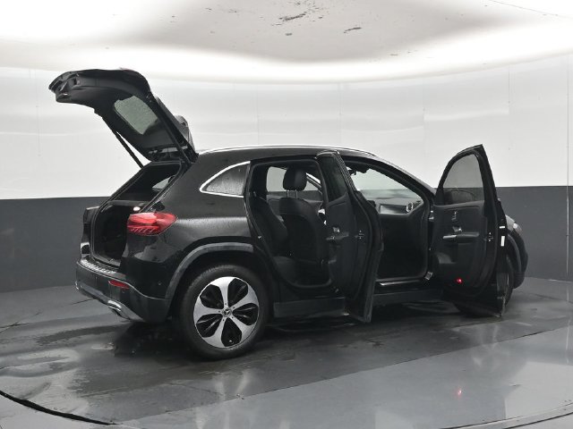 Used 2025 Mercedes-Benz GLA 250 4MATIC image 55