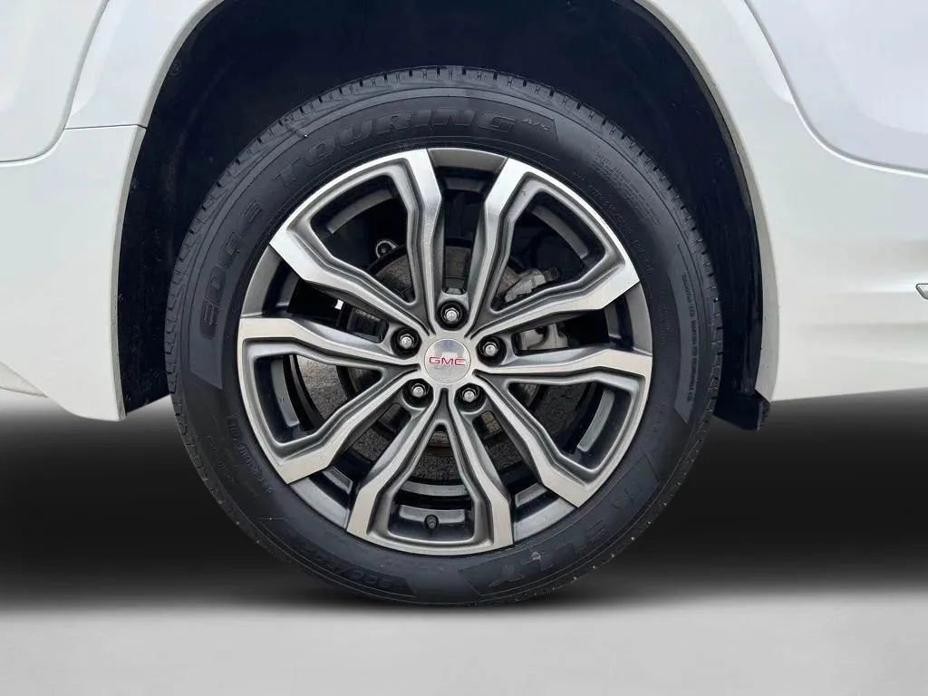 Used 2020 GMC Terrain Denali w/ Denali Premium Package AWD/4WD image 29