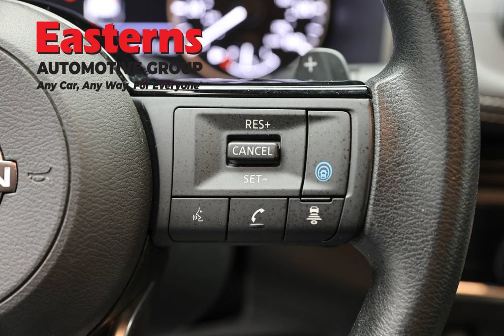 Used 2023 Nissan Rogue SV AWD/4WD image 15