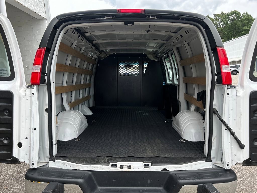 Used 2024 Chevrolet Express 2500 w/ Driver Convenience Package RWD image 13