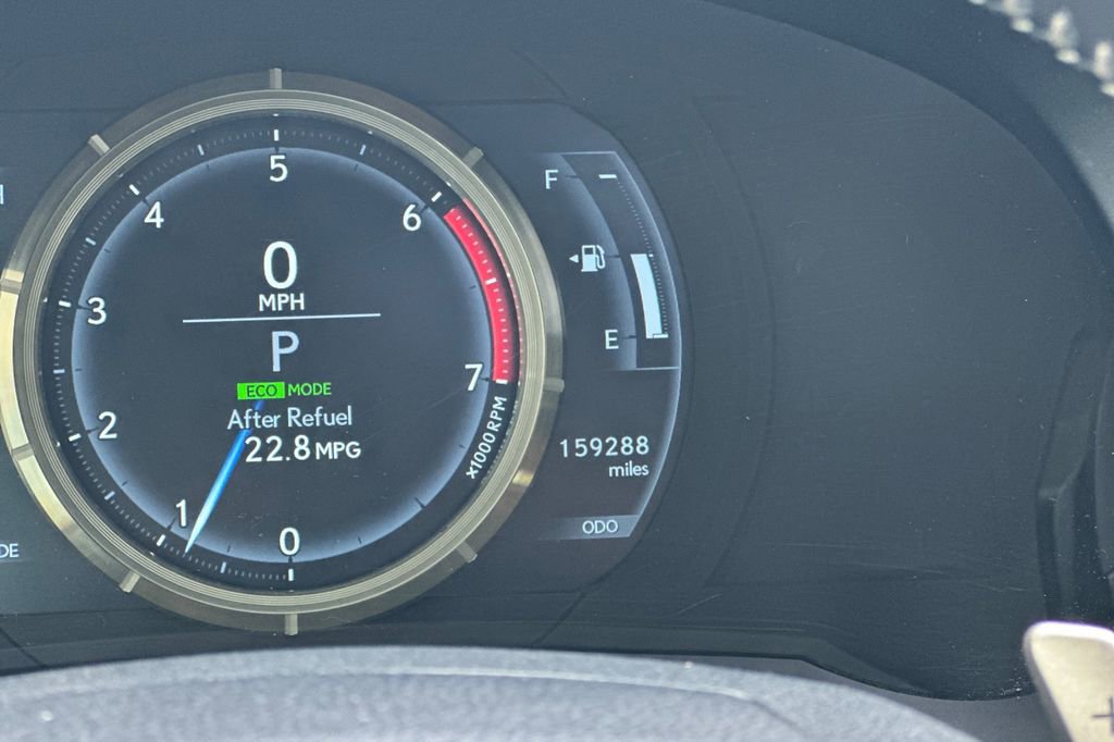 Used 2016 Lexus RC 200t image 27