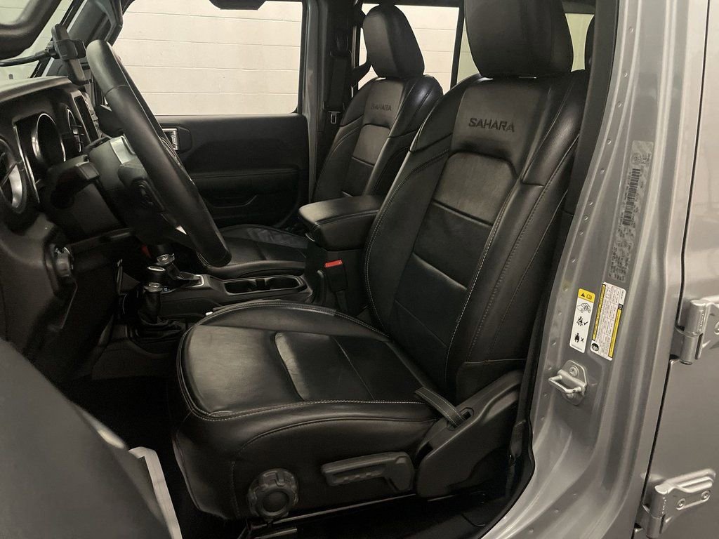 Used 2018 Jeep Wrangler Unlimited Sahara w/ Uconnect 4C Nav & Sound Group image 14