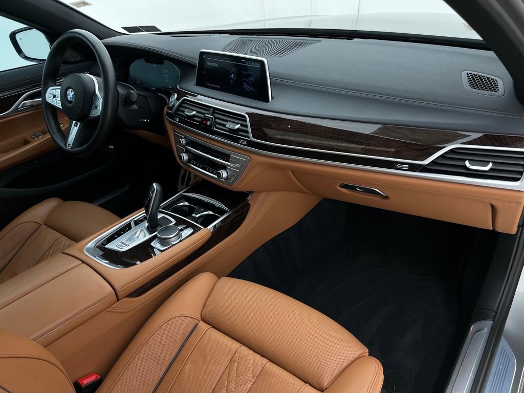 Certified 2022 BMW 740i xDrive w/ M Sport Package image 13